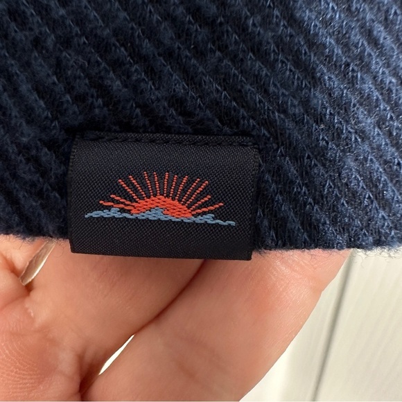 Faherty navy 1/4 zip sweater, size XXL, mock neck, layer, basic, transitional - Picture 8 of 8